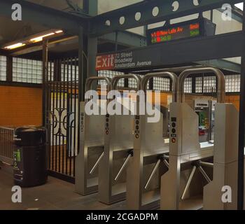New York City metro tariffe cancelli, Stati Uniti Foto Stock