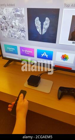 Apple TV con telecomando. Foto Stock