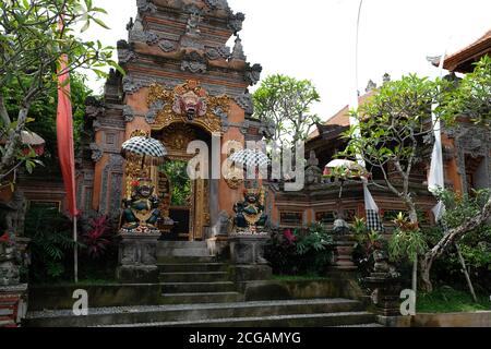 Bali Ubud Indonesia - Casa balinese tempio Foto Stock