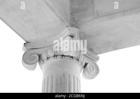 Frammento portico colonna bianca, ordine ionico. Frammento interno classico astratto, primo piano foto Foto Stock