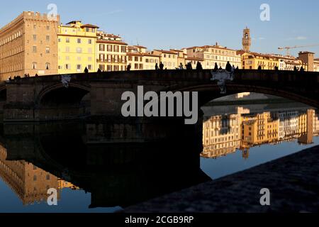 FIRENZE - Case lungo il fiume Arno Foto Stock