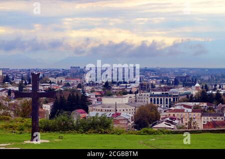 Georgia Republic - Vista di Kutaisi dalla Cattedrale di Bagrati Foto Stock