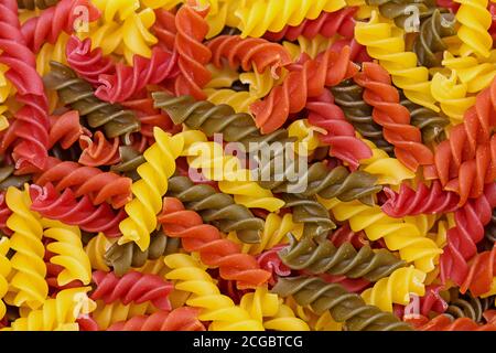 Pasta colorata da vicino Foto Stock