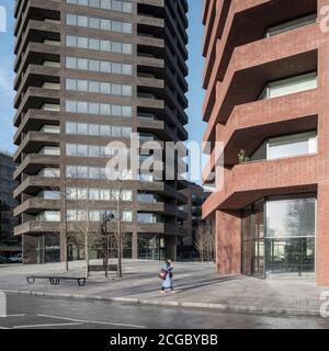 Hoxton Press è un progetto residenziale situato all'angolo sud-ovest della Colville Estate, uno sviluppo di alloggi a Hackney, Londra Est. Le due torri residenziali di David Chipperfield Architects, rispettivamente a 16 e 20 piani, fanno parte di questo masterplan e sono state commissionate da Anthology. Il progetto è stato completato alla fine del 2018. Hoxton, Londra, Regno Unito. Foto Stock