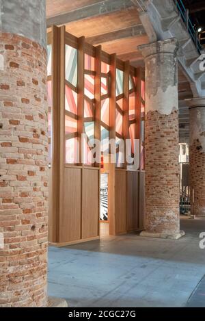 2018 Biennale di architettura di Venezia a cura di Yvonne Farrell e Shelley McNamara. Ossimorone di Sauerbruch Hutton. Foto Stock