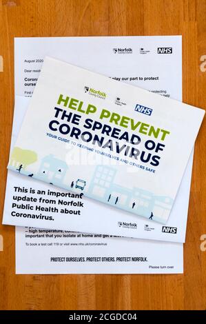 Una lettera dal Consiglio della Contea di Norfolk, NHS & Public Health England circa il coronavirus, durante la pandemia del coronavirus 2020 COVID-19. Foto Stock