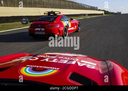 Scarperia e San Piero, Firenze, Italia. 10 settembre 2020. La Mercedes AMG Red Safety Car in occasione del Gran Premio della Toscana Ferrari di Formula 1 Pirelli 1000, 2020 Gran Premio della Toscana, dal 11 al 13 settembre 2020 sull'Autodromo Internazionale del Mugello, a Scarperia e San Piero, vicino Firenze, Italia - Photo DPPI Credit: LM/DPPI/DPPI/Alamy Live News Foto Stock