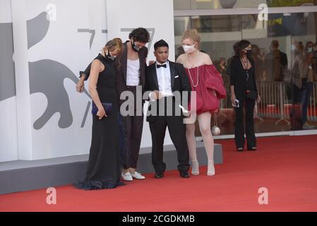 Un Morgen Die Ganze Welt (e domani il mondo intero) red carpet durante il 77° Festival del Cinema di Venezia 2020. Foto Stock