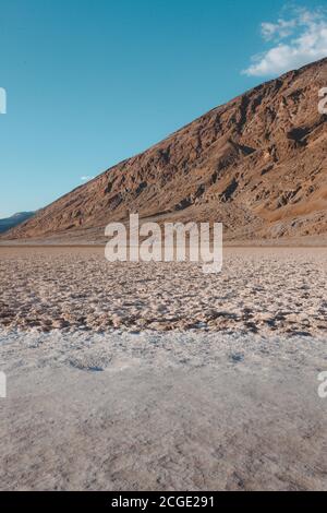 Bacino di Badwater al tramonto Foto Stock