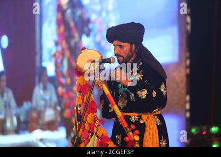 Sufi musicista saieen zahoor preforma Foto Stock