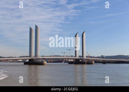 Bordeaux, Francia: 22 febbraio 2020: Ponte Jacques Chaban-Delmas Foto Stock