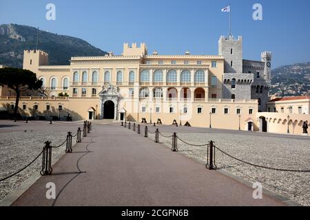 Il principato di Monaco è un piccolo stato indipendente. Il palazzo principesco è la sede del governo gestito dal Principe Alert 2. Foto Stock