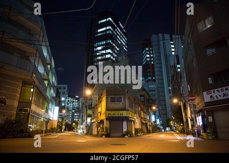 Tokyo, Giappone. 10 settembre 2020. Una vista sulla strada del quartiere di Kandaawajicho nel centro di Tokyo durante le ore serali. Credit: SOPA Images Limited/Alamy Live News Foto Stock