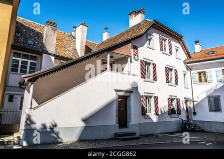 Montreux Svizzera , 5 luglio 2020 : Maison de l’Ours o Bear House un edificio storico nel centro storico di Montreux Svizzera Foto Stock