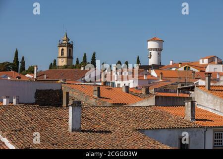Tetti e torri dal villaggio storico di Almeida. E' uno dei villaggi storici del Portogallo, situato nel quartiere di Guarda Foto Stock