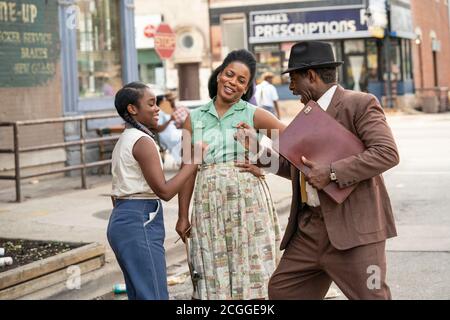 VANCE, AUNJANUE ELLIS e JADA HARRIS nel PAESE DI LOVECRAFT (2020), diretto da MISHA GREEN. CREDIT: BAD ROBOR/MONKEYPAW PROD/WARNER BROS TV / ALBUM Foto Stock