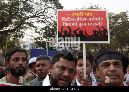 Mumbai / India 19 dicembre 2019 il popolo indiano protesta contro i musulmani controversi Citizenship Bill ( CAB CAA ) ad agosto Kranti Maid Foto Stock