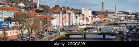 Cork City, Irlanda - 8 marzo 2018: Panorama del centro di Cork nella repubblica d'Irlanda. Foto Stock