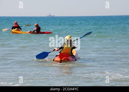 Kayak in mare in Bretagna Foto Stock