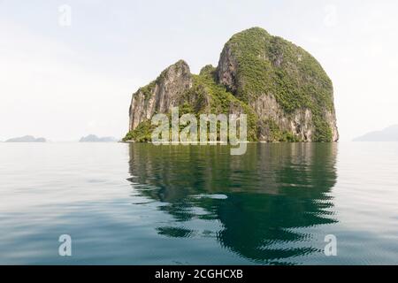 Isola di Pinagbuyutan nell'arcipelago di El Nido a Palawan Foto Stock