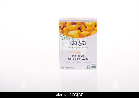 Daiya Vegan Deluxe Cheezy Mac, Macaroni senza glutine e tipo di formaggio mix Foto Stock