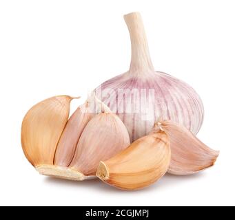 aglio sbucciato isolato su sfondo bianco Foto Stock