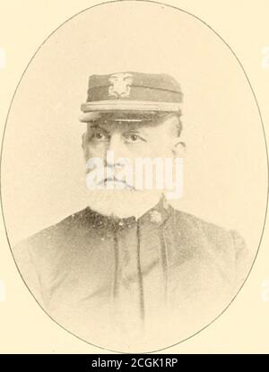 . Ufficiali dell'esercito e della marina (regolari) che servirono nella guerra civile . nagosto 7, 1872, per redigere un codice di segnali per la steamtactics, e capo-ufficiale di segnale della marina, 1S73-76. Nel 1863 ha preparato, per ordine del Dipartimento della Marina, sistemi di tattiche della flotta sotto Steam, e Squad-ron tattiche sotto Steam; nel 1865, la Marina HowitzerAfloat; e in (866, il Naval Howitzer ashore, tutti i cui lavori sono testi-libri alla Naval Acad-emy. È stato uno dei fondatori del NavalInstitute degli Stati Uniti, organizzato il 9 ottobre 1873, ad Annapolis, per l'avanzamento della conoscenza professionale e scientifica Foto Stock