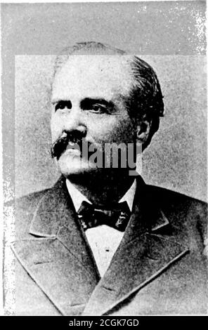 . Armi da braccio nel ventisettesimo reggimento del Massachusetts della fanteria Volontaria durante la guerra civile, 1861-1865 [risorsa elettronica] . Captain J. Leander Skinner, Co. I. Capitano (II-.i&gt;ki;k Waknkk, &lt; . K. AZIENDA D SUL PICKET. 269 di difese. A destra del ventitreesimo Reggimento, e circa cinquecento iarde in anticipo, e a nord della strada, era la R, A. Willis House, che il Capitano della Legge-renza del Nono Reggimento del New Jersey catturato, e occu-pied come una stazione del picket. In tarda serata, il Capitano Bailey, con la Compagnia D, della Twenty-Seventh Messa Regt., riferì a Lieut. Col. Foto Stock