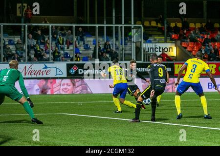 Leeuwarden, Paesi Bassi. 11 Settembre 2020. LEEUWARDEN, Cambuur Stadium, 11-09-2020, stagione 2020/2021, olandese Keuken Kampioen Divisie. Il giocatore di GA Eagles Broly van Hoeven (m) segna 0-2 durante la partita Cambuur - Passi pure Eagle Credit: Pro Shots/Alamy Live News Foto Stock
