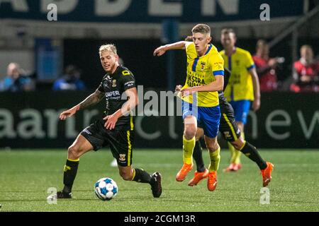 Leeuwarden, Paesi Bassi. 11 Settembre 2020. LEEUWARDEN, Cambuur Stadium, 11-09-2020, stagione 2020/2021, olandese Keuken Kampioen Divisie. GGA Eagles player Luuk Brouwers (L) giocatore di Cambuur Mees Hedemakers (r) durante la partita Cambuur - Passi pure Eagles credito: Pro Shots/Alamy Live News Foto Stock