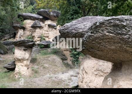 Formazioni geologiche 'Ciciu', Villar San Costanzo, Italia Foto Stock