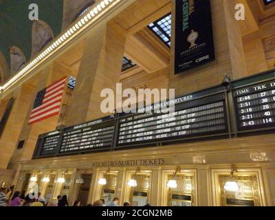 Le partenze della linea ferroviaria di Harlem partono dal Grand Central Terminal, New York City, Stati Uniti Foto Stock