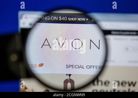 Ryazan, Russia - 11 luglio 2018: Avon.com sito web sul display del PC Foto Stock