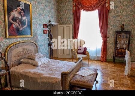 Herbst Palace Museum interno a Lodz, Polonia, la camera da letto della Signora in residenza del 19 ° secolo. Foto Stock