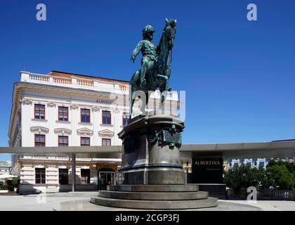 Erzherzog-Albrecht-Denkmal, 1817, 1895, statua equestre, statua, bronzo, dietro di essa Soravia-Ala di Hans Hollein, dietro di essa Albertina Kustmuseum Foto Stock
