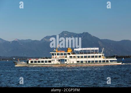 Escursione in barca sul Chiemsee, alta Baviera, Germania Foto Stock