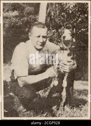 . Baltimore e Ohio dipendenti rivista . fortuna in tutte le sue imprese. Mt. Clare Welfare, Pleasure and AthleticAssociation il 12 marzo la Mount Clare Welfare, Pleasure and Athletic Association intrattenuta300 si occupava della ferrovia con boxe, wrestling e basket nella loro palestra, Baltimora e Carey Street. La boxingbout tra Scully e Streider era interesting e le tattiche peculiari usate dai botman erano divertenti per gli spettatori. CharlesMosberger e ben Wheeler hanno dato una buona mostra di wrestling. Il gioco di basket è stato un affare piuttosto molto unilaterale. MountClare Winning, 35 Foto Stock