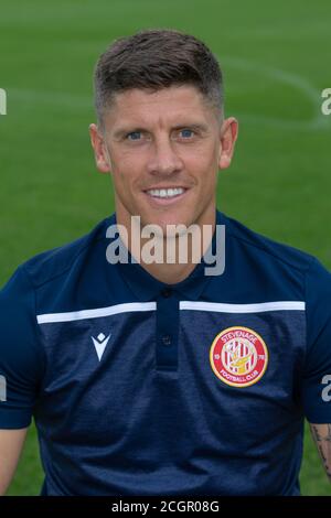 Stevenage Football Club manager Alex Revell formale ritratto Fotografia 2020/21 stagione Foto Stock