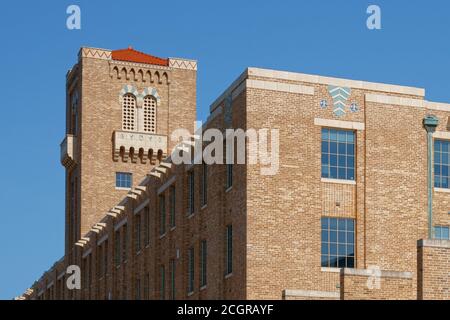 Architettura nel centro di Little Rock, Arkansas. Il Museum of Discovery è ospitato in un edificio storico nel River Market District. Foto Stock
