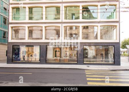 Ginevra, Svizzera - 27 agosto 2017 : Louis Vuitton store a Les Rues Basses, Ginevra. Les Rues Basses, situato ai piedi della città vecchia, è Genev Foto Stock