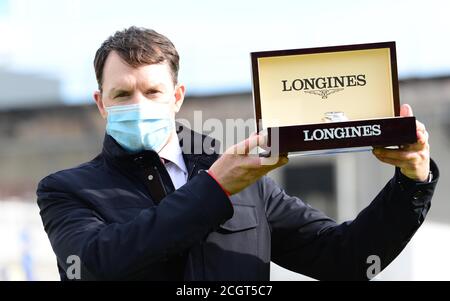 Aiden o'Brien, allenatore di Magical, celebra la vittoria nel 1° gruppo campione irlandese Stakes durante il primo giorno del Longines Irish Champions Weekend all'ippodromo di Leopardstown, Dublino. Foto Stock