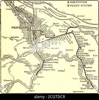 . Giornale ferroviario elettrico . trasporto di Ly sulle linee di com-panies. LE FERROVIE ELETTRICHE DELL'OREGON CARATTERISTICHE OPERATIVE DELLA FERROVIA PORTUALE-TERRESTRE, LUCE & POWERCOMPANY LA ferrovia di Portland, la compagnia leggera & di alimentazione controlla e gestisce le proprietà della Port-Land Railways Company, Oregon Water Power& Railway Company, Portland General ElectricCompany e Vancouver (Ore.) COM-pany leggero e potente. Viene presentata una mappa che mostra la posizione generale del distretto che le linee interurbane operate da questa compagnia. Il chilometraggio totale del sistema ferroviario, che è composto di città e inte Foto Stock