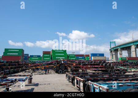 2020: Los Angeles California USA, 2020. Porto di Los Angeles Long Beach Container nave struttura Terminal Island Foto Stock