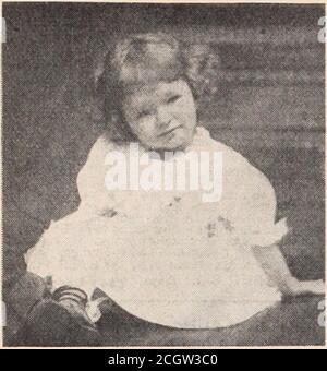 . La rivista dei dipendenti di Baltimora e Ohio . hester, Timekeeper, Division Accountants Officeat Cumberland per piangere la sua perdita. Estenda la nostra simpatia di cuore alla famiglia tliebereaved. Sono stato lieto di leggere la lettera relativa a Washington;^ Tours in AugustMagazine. Recentemente ho accompagnato l'aparty di 16 turisti da questo territorio- onone di questi viaggi. A Washington, si unì alla Pittsburgh e alla West Xirginiadelegation, facendo un totale di 76 in theparty. Gli impiegati non hanno bisogno di esitanc-nel consigliare questi tour ai theirfriends. Sono meravigliosi. Avete mai visto il Campidoglio - Limiteijpull fuori Foto Stock