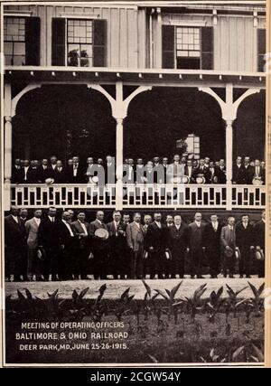 . Baltimore e Ohio dipendenti magazine . Ged organizzazione. Aggiungerei che la mia idea di una buona regola da seguire, la regola che ho imparato in anticipo nella vita dal mio padre, è: Obbedire ordini e alwaysbe su tempo. Che i suoi ascoltatori concordassero con lui questa regola era una regola preziosa da seguire, e che pensavano che il sig. Barnum lui-sé fosse un bell'esempio del suo valore, wasattested dalla raffica di applauseche lo salutò mentre prendeva il suo posto. Su richiesta di R. N. BegieUj general sovrintendente del Baltimore & Ohio Southwestern, il sig. Barnum thenha dichiarato che sotto il nuovo piano per il carsalvage, 20.00 dollari ne Foto Stock