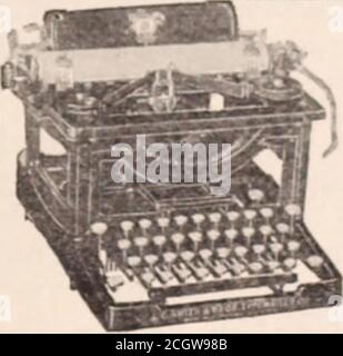 . La rivista dei dipendenti di Baltimora e Ohio . il sovrintendente R. B.White alla divisione Illinois, è venuto come un sur-pry a tutti. Il sig. Bianco sembrò essere-lungo particolarmente a questa divisione, come è stato sopportato e alzato e tutta la sua esperienza ferroviaria;è stato guadagnato qui. È entrato in servizio fin dalla prima età come telegrafo, dopo aver appreso uno degli uffici della linea, Ed è stato in costantservice sulla divisione come tel(!graf)her, traindispatcher, capo dispatcher e su|)erin-tendent, con l'e.ce|)tion (»f a pochi mesi in190^), quando è stato capo impiegato del generale supertenente E. A. Gould. Il Foto Stock