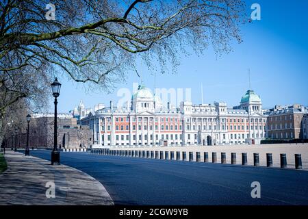 Empty Streets in Horse Guards Parade, Londra Foto Stock