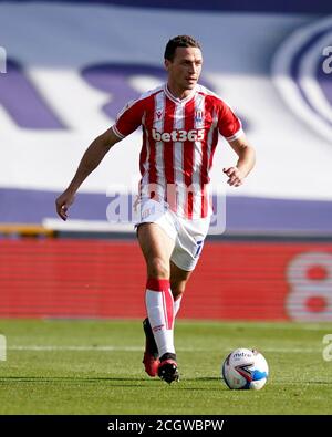 James Chester di Stoke City durante la partita del campionato Sky Bet al Den, Londra. Foto Stock