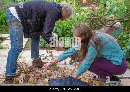 Con papà all'assegnazione Foto Stock