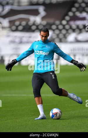 DERBY, INGHILTERRA. 12 SETTEMBRE 2020. Kelle Roos della contea di Derby si riscalda prima del calcio d'inizio durante la partita del campionato Sky Bet tra Derby County e Reading al Pride Park, Derby. (Credit: Jon Hobley | MI News) Credit: MI News & Sport /Alamy Live News Foto Stock